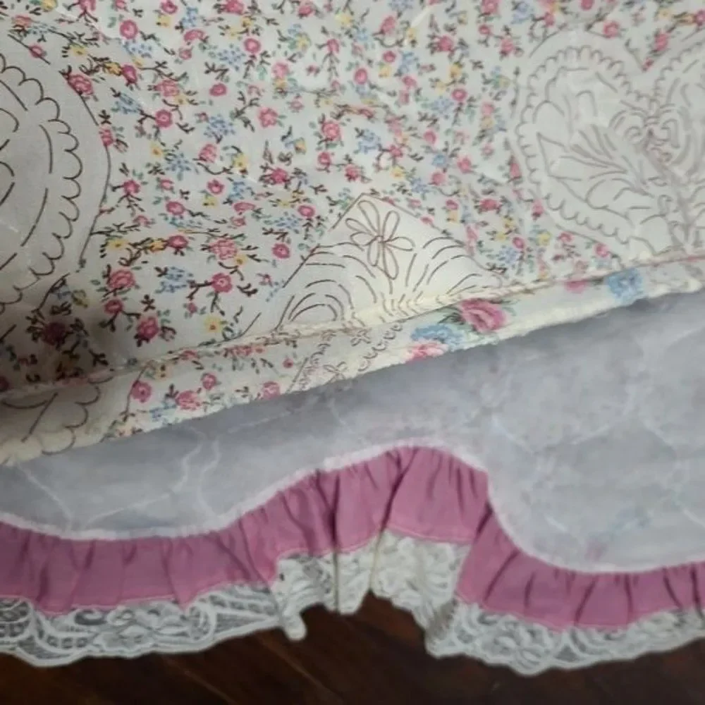Vintage 90's Grannycore Cottagecore Pink Dainty Floral Pillowcase